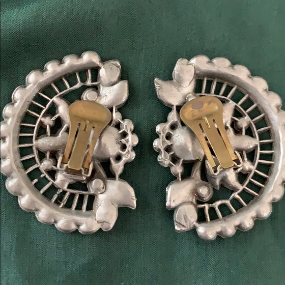 Vintage rhinestone semi-circle clip earrings ❣️ - Picture 3 of 4